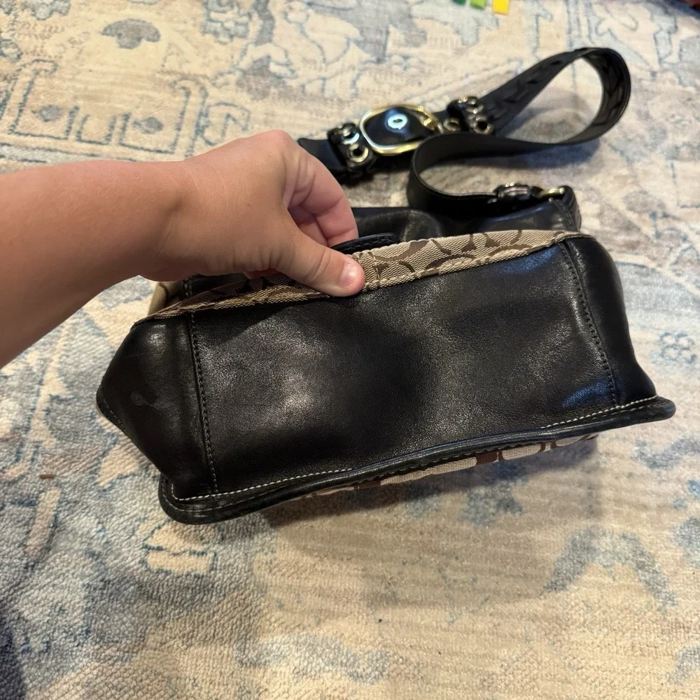 Y2K Coach Bleecker Signature Buckle Flap Shoulder Bag Messenger 2007 Vtg Coach
